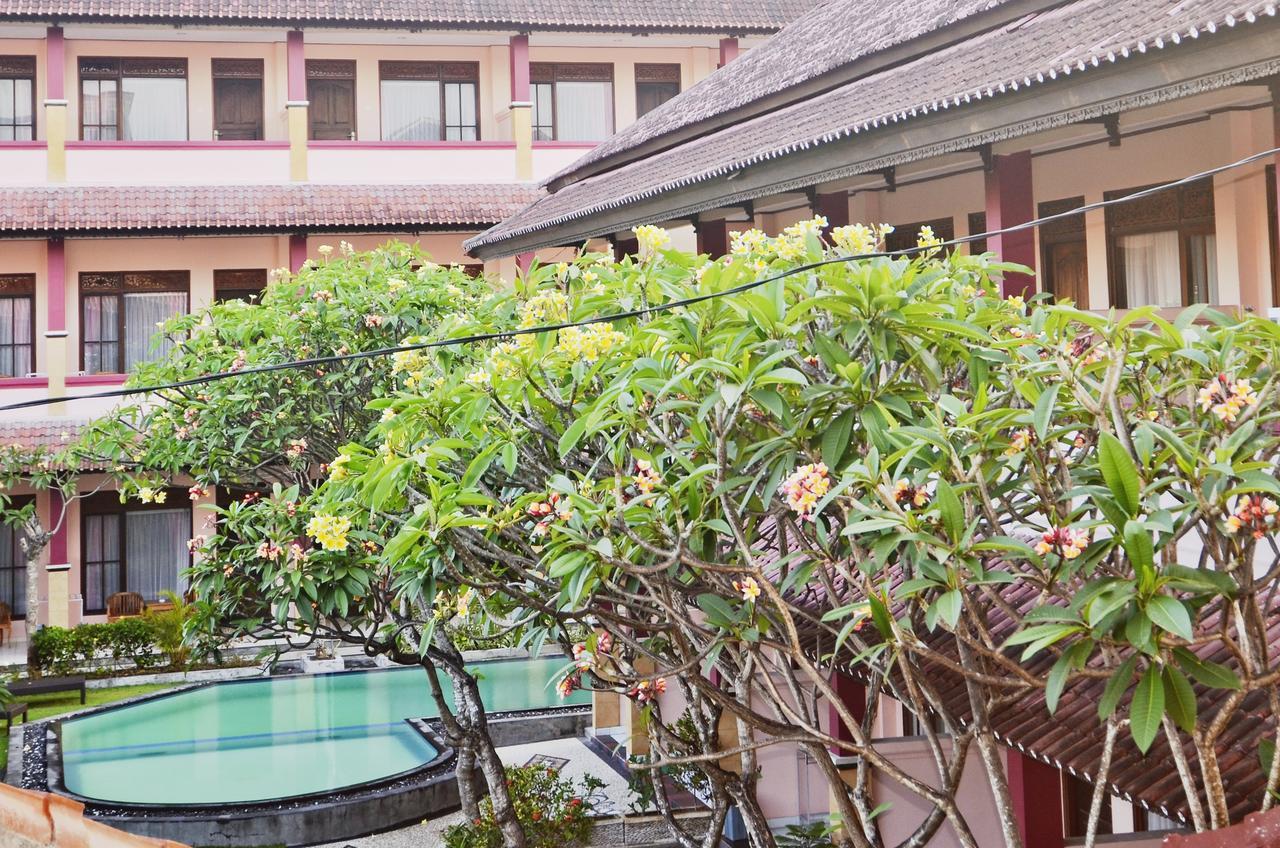 Pesona Beach Inn Kuta  Exterior photo